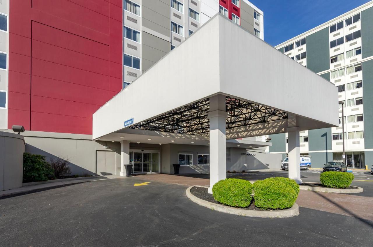 Charleston Tower Hotel Exterior photo